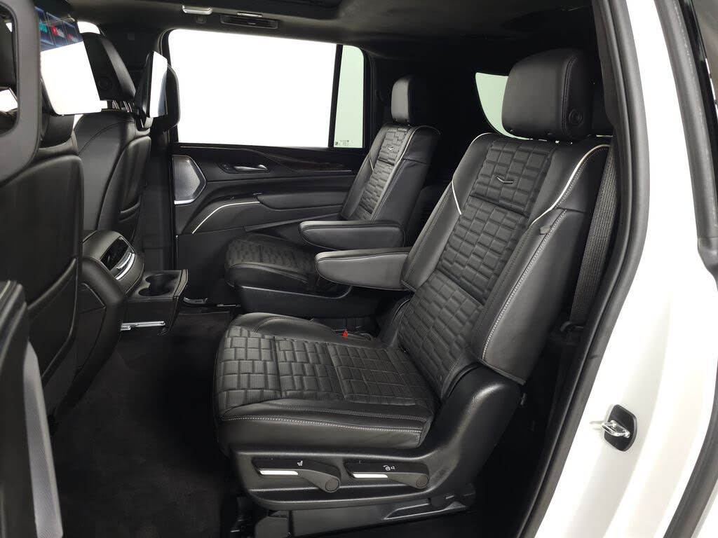 Explore the 2024 Cadillac Escalade ESV Luxury SUV