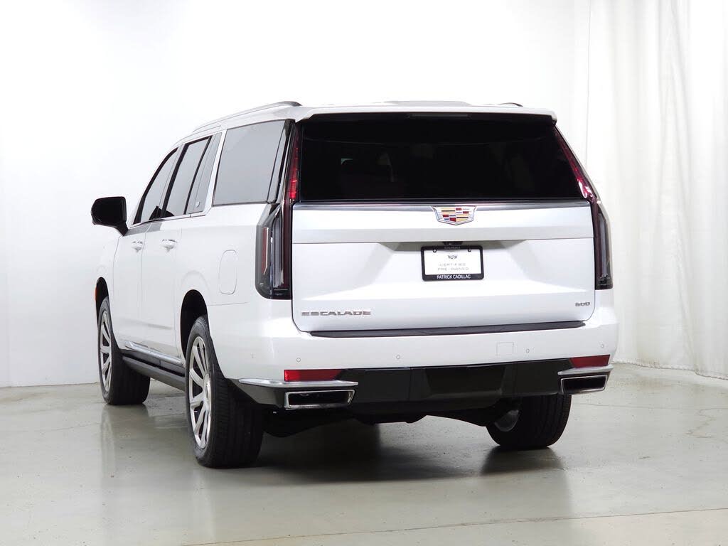 Explore the 2024 Cadillac Escalade ESV Luxury SUV