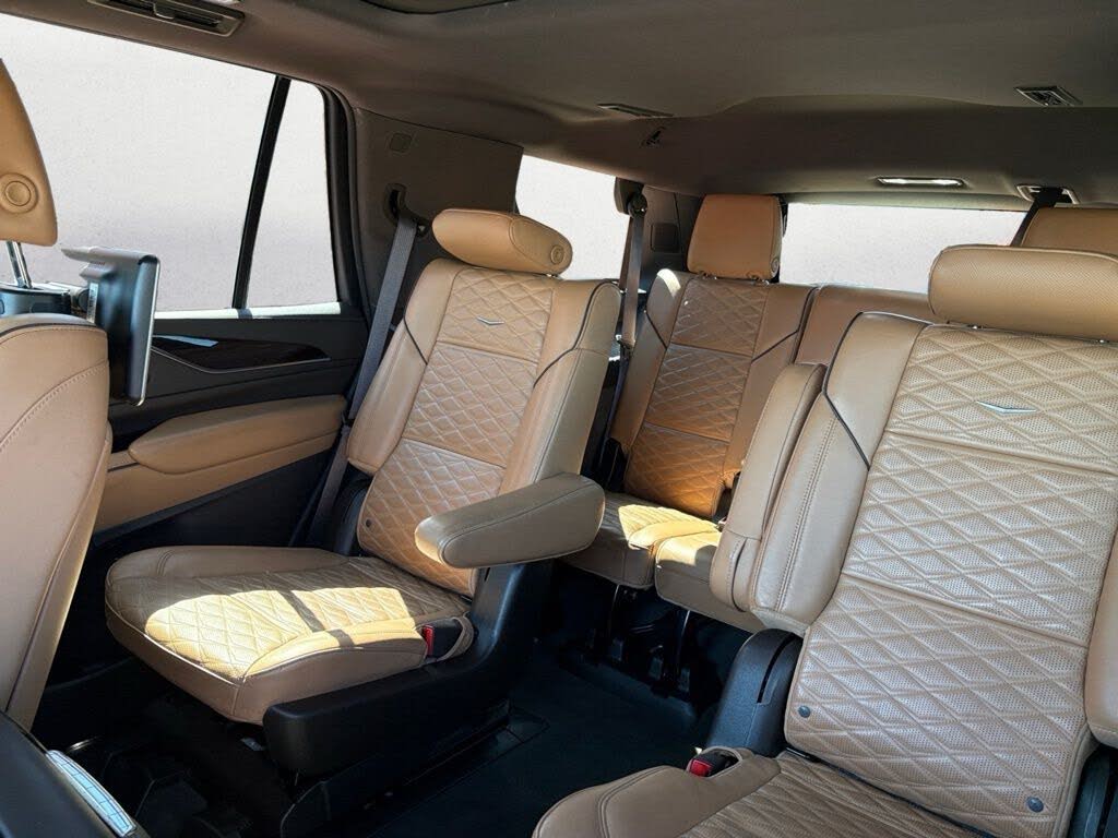 2022 Escalade Sport 4WD – Bold Design, Luxury Interior