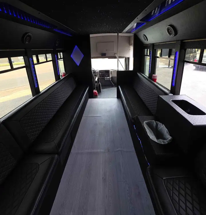 2013 International 3000 Shuttle Bus