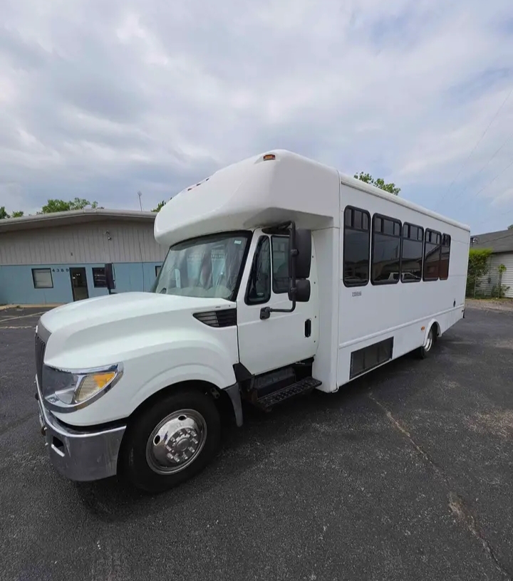 2013 International 3000 Shuttle Bus
