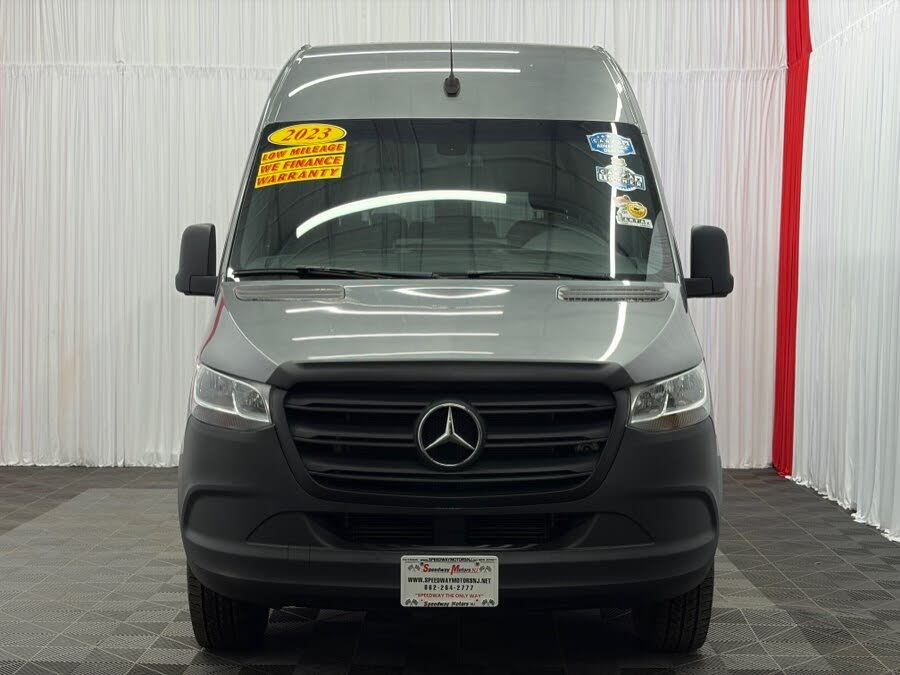 Luxury 2023 Mercedes-Benz Sprinter 2500 144 WB RWD