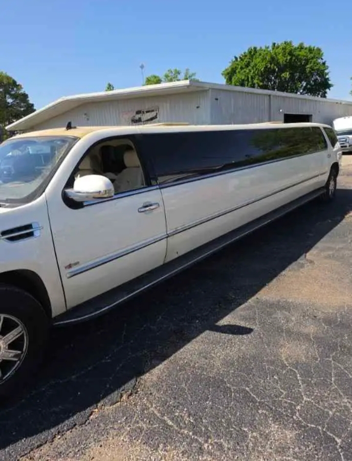 2007 Cadillac Escalade ESV Limousine
