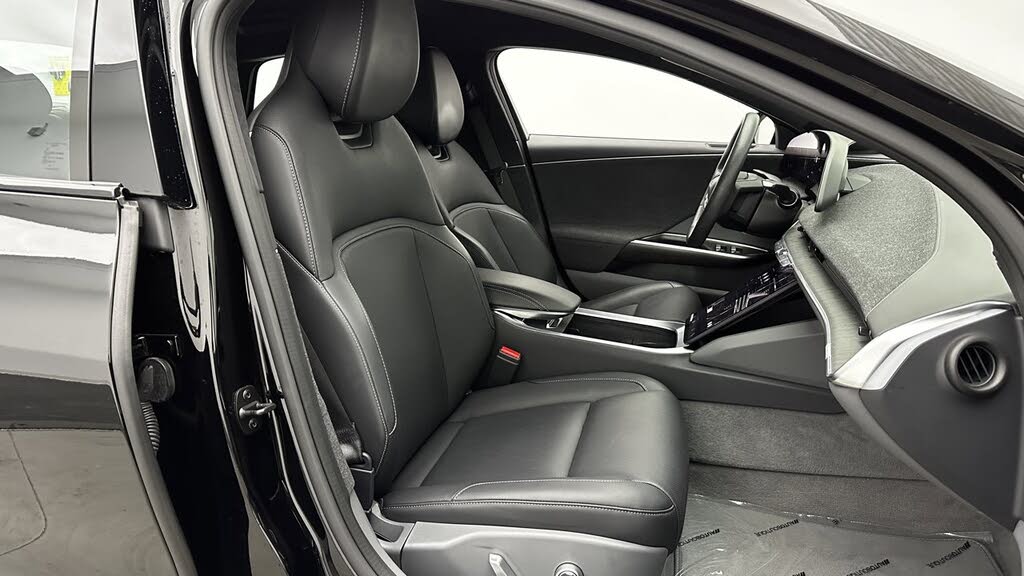 Explore the 2024 Lucid Air Touring AWD