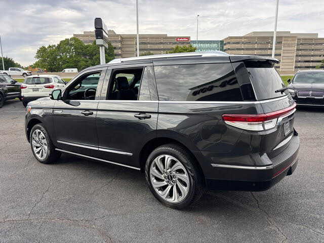 2024 Lincoln Navigator Premiere 4WD