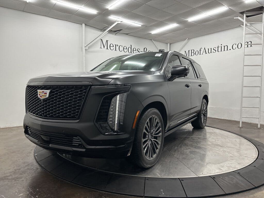 2025 Cadillac Escalade 4WD with 420 HP V8 Engine