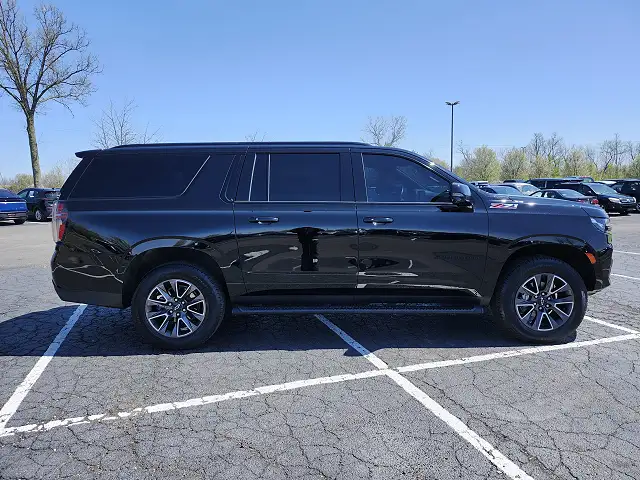 Low Mileage 2023 Suburban Z71 SUV