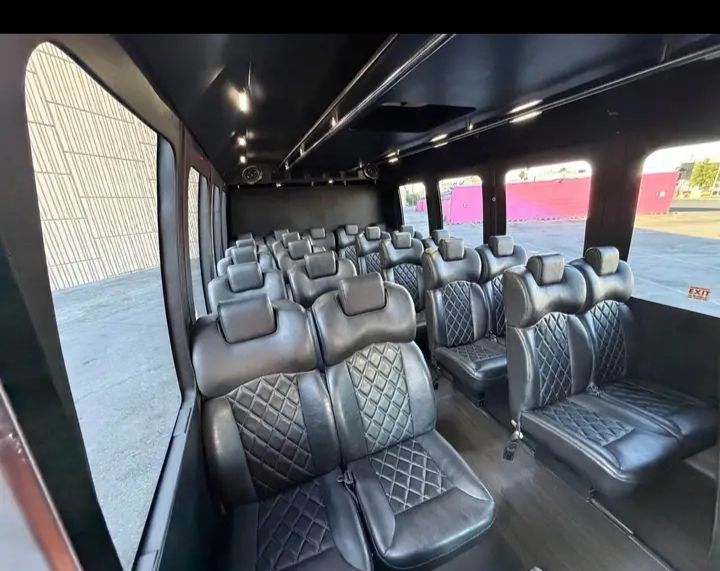 2013 Ford E-450 Shuttle Bus