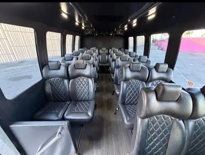 2013 Ford E-450 Shuttle Bus