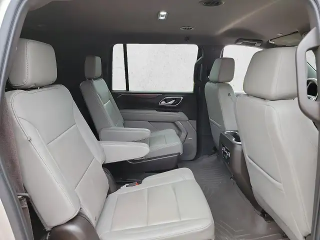 Premium 2022 Chevrolet Suburban Z71 V8 SUV