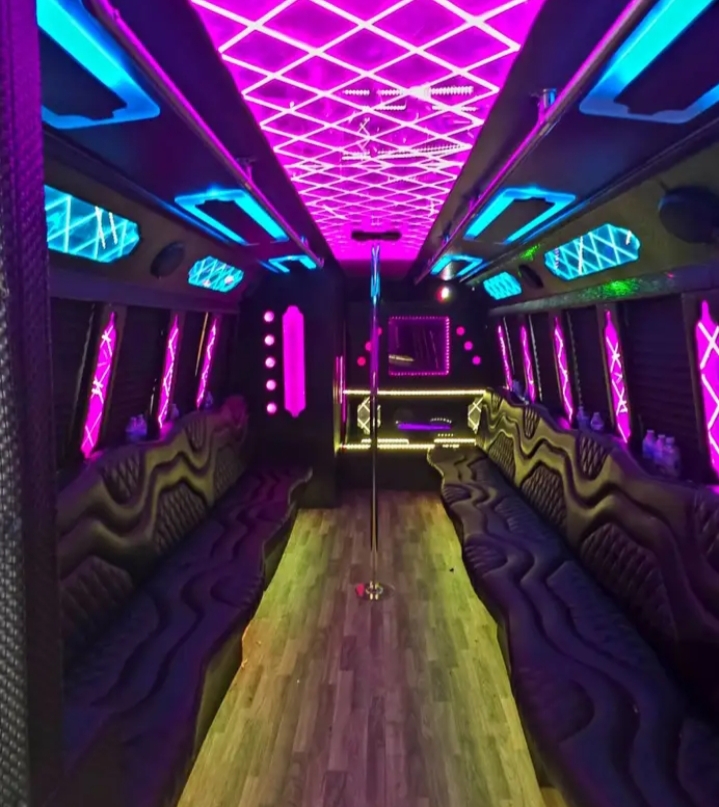 2005 Chevrolet C5500 Limo Bus