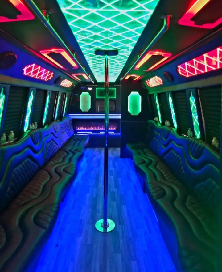 2005 Chevrolet C5500 Limo Bus