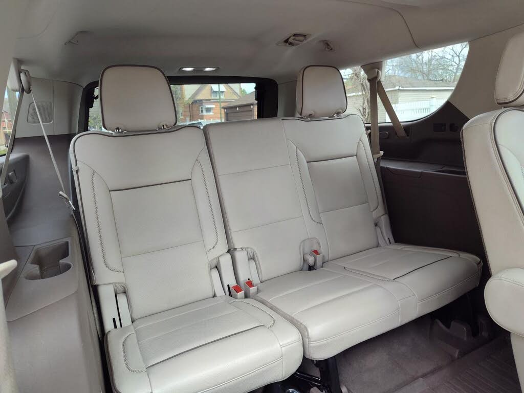 Spacious 2021 GMC Yukon XL Denali SUV