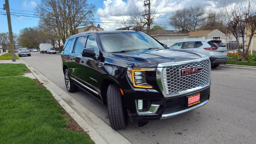 Spacious 2021 GMC Yukon XL Denali SUV