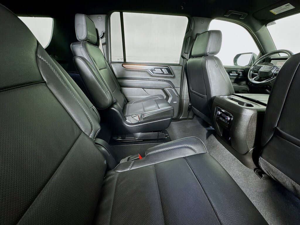 Low-Mileage 2025 GMC Yukon XL Denali 4WD SUV