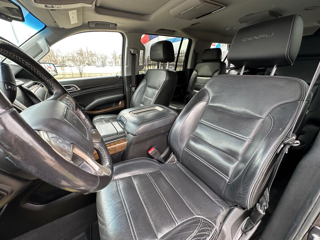 Spacious Black 2019 GMC Yukon XL Denali SUV