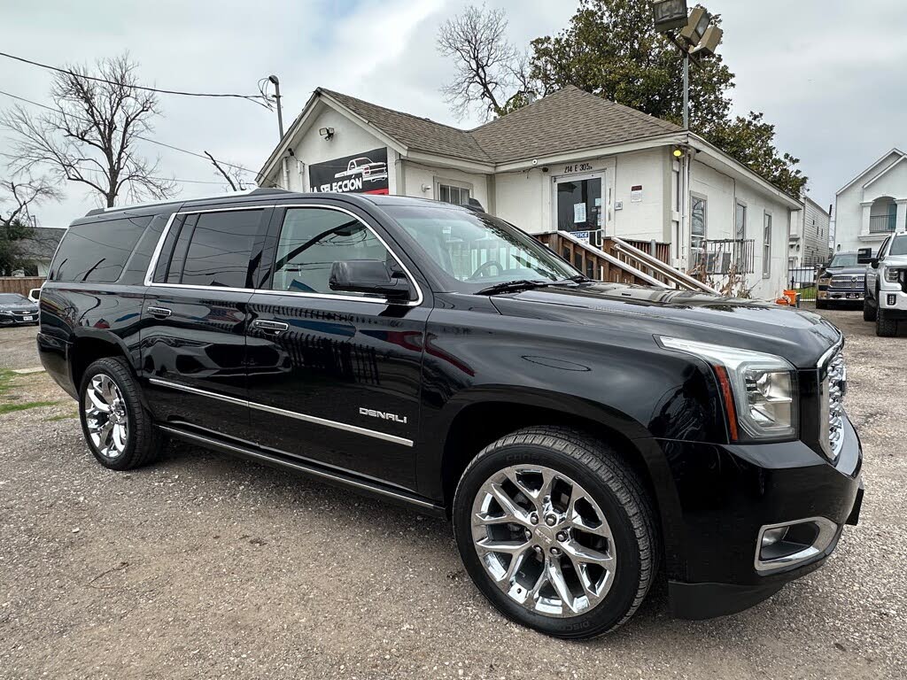 Spacious Black 2019 GMC Yukon XL Denali SUV
