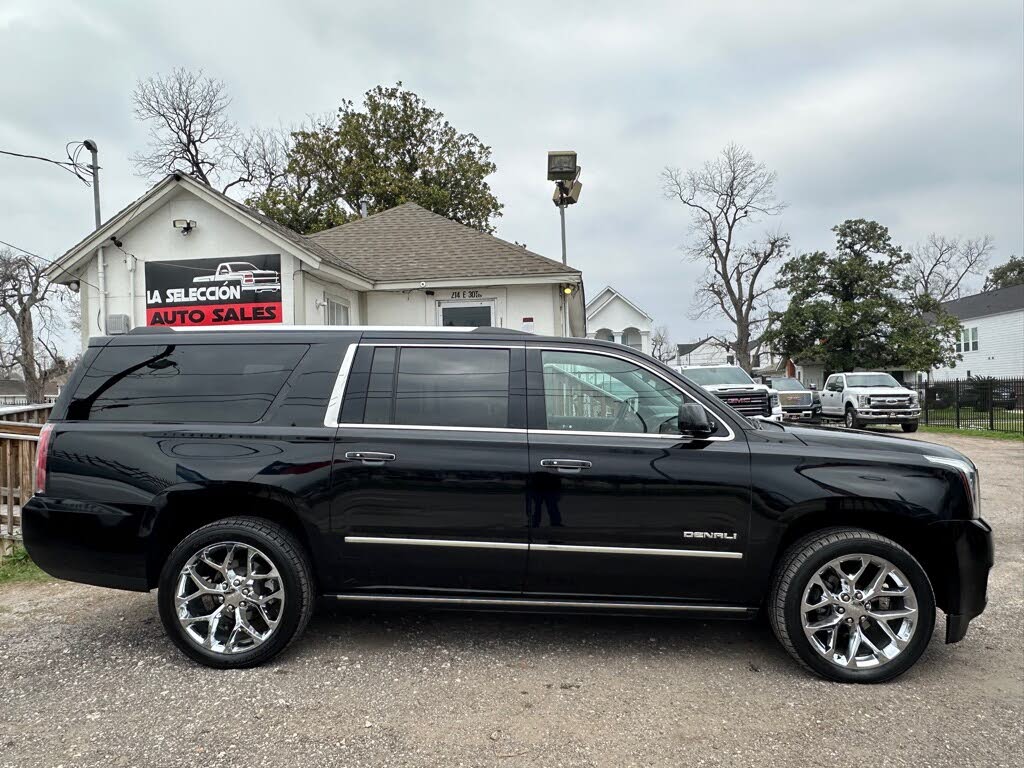 Spacious Black 2019 GMC Yukon XL Denali SUV