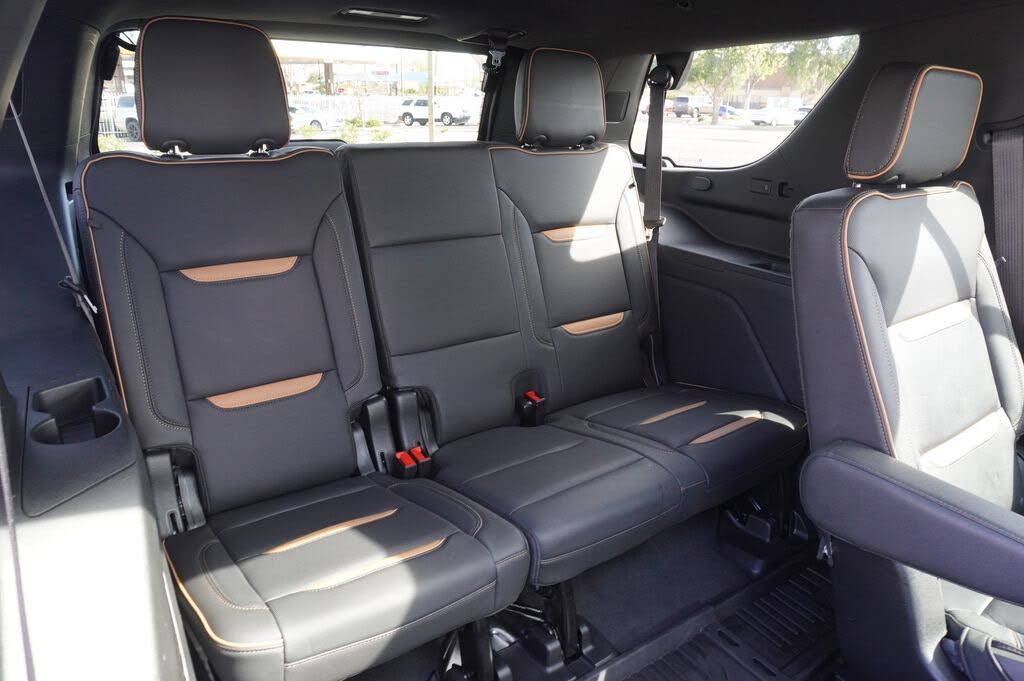 2024 GMC Yukon AT4 4WD – Premium Full-Size SUV