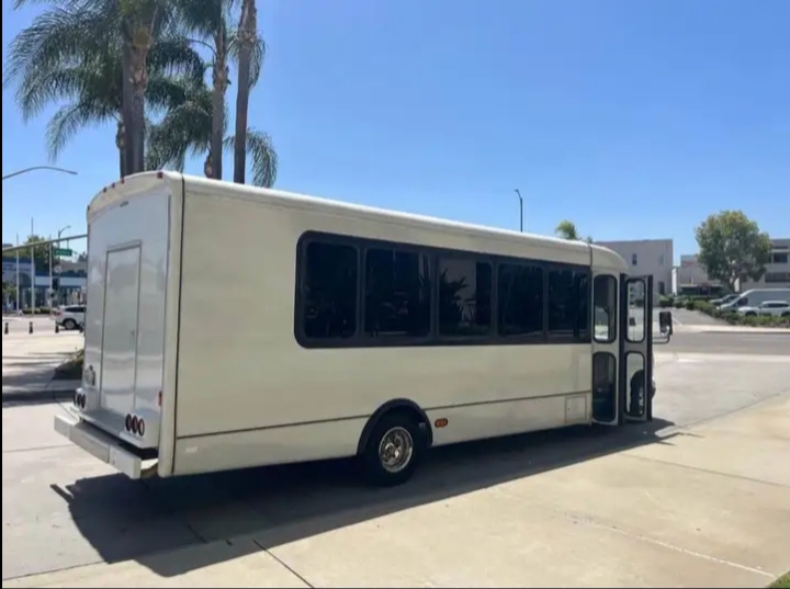 2001 Ford E-450 Party Bus