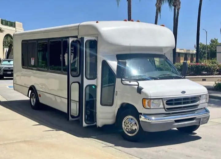 2001 Ford E-450 Party Bus