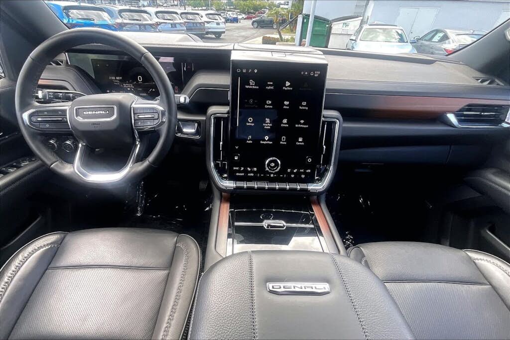 2025 GMC Yukon XL Denali 4WD - SUV