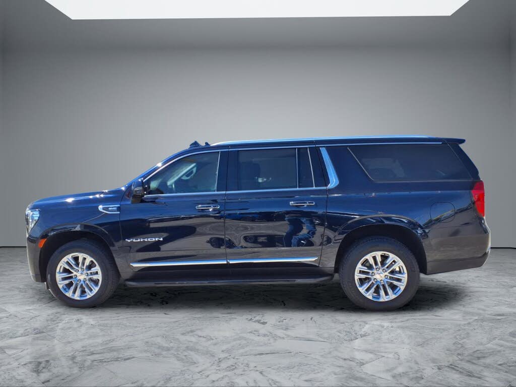 Spacious 2022 GMC Yukon XL SLT RWD SUV with V8 Power