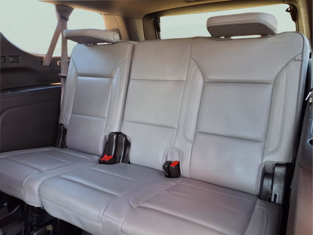 Spacious 2022 GMC Yukon XL SLT RWD SUV with V8 Power