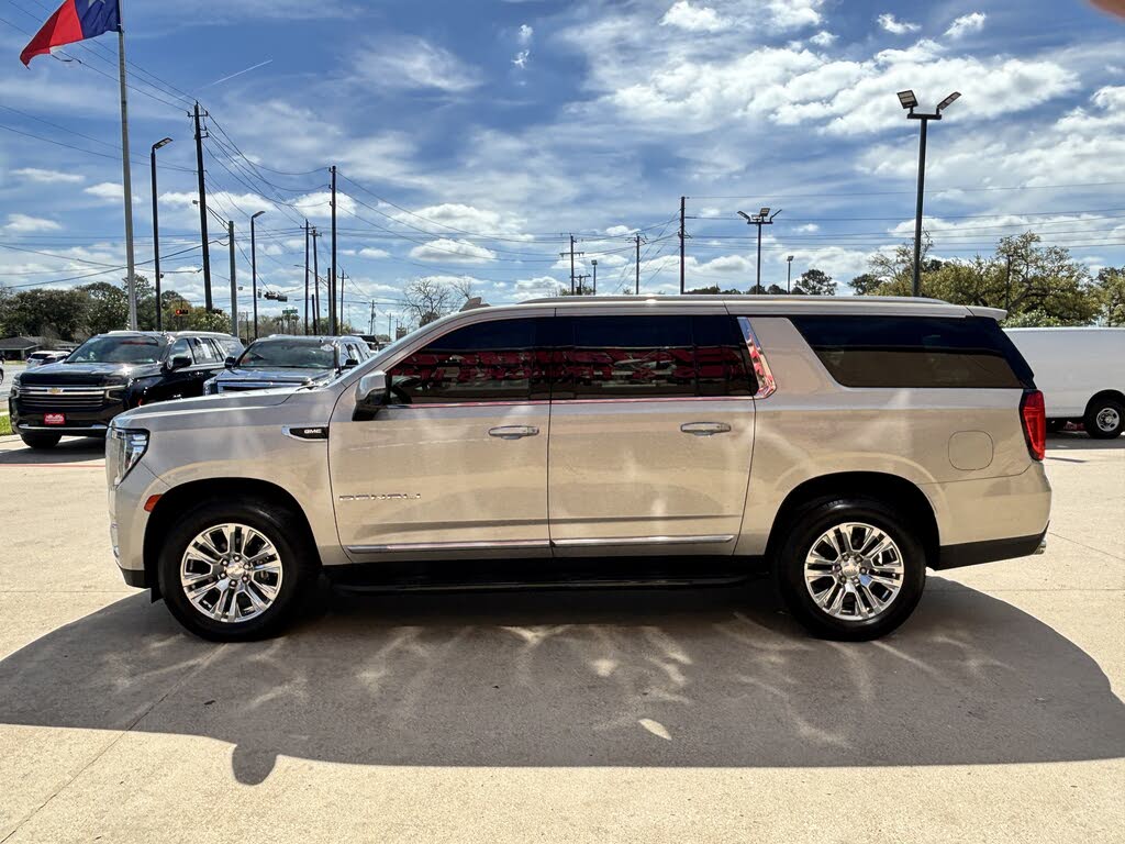 Spacious 2021 GMC Yukon XL Denali 4WD SUV