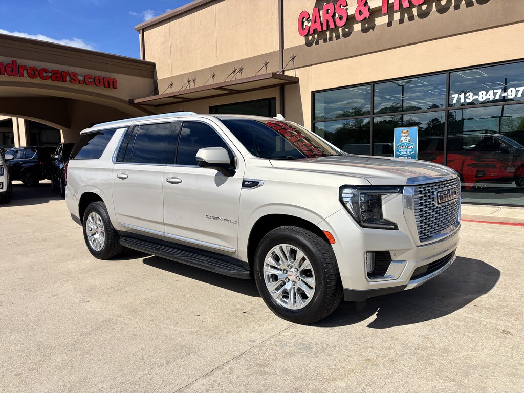 Spacious 2021 GMC Yukon XL Denali 4WD SUV