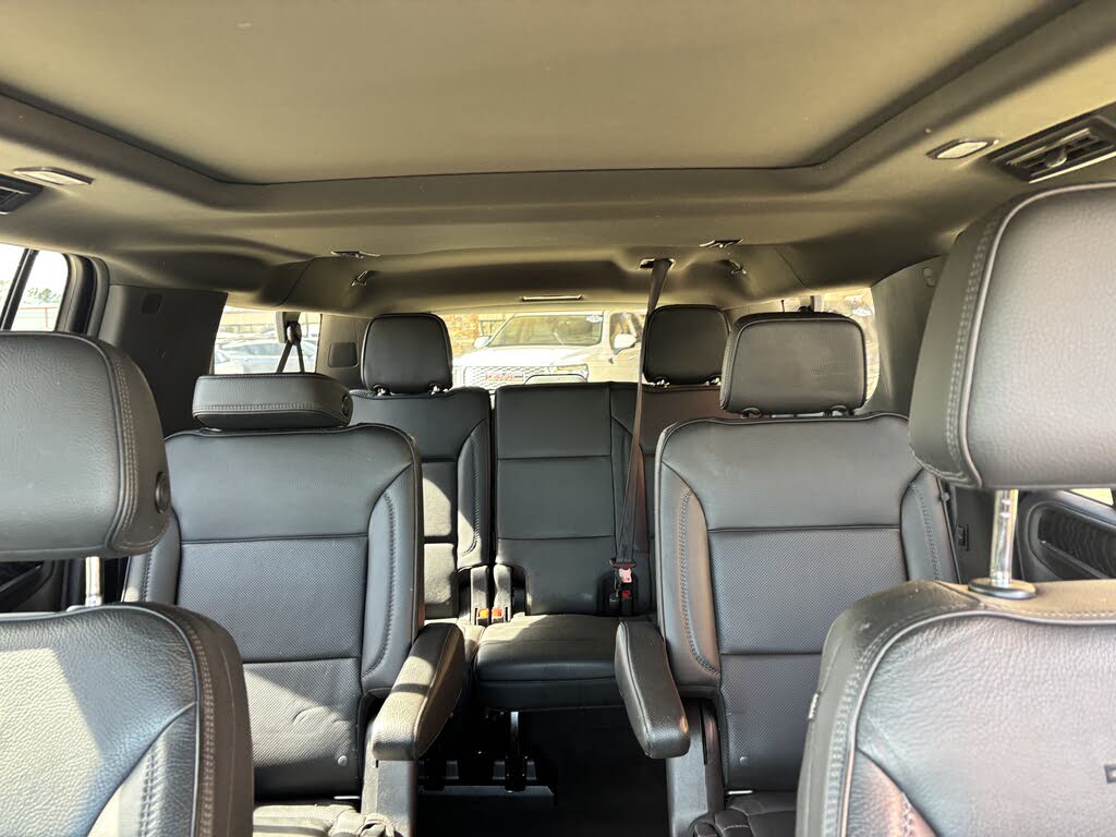 Spacious 2021 GMC Yukon XL Denali 4WD SUV
