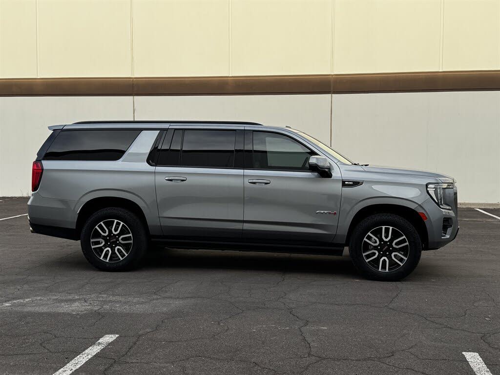 Low - Mileage 2024 GMC Yukon XL AT4 4WD SUV