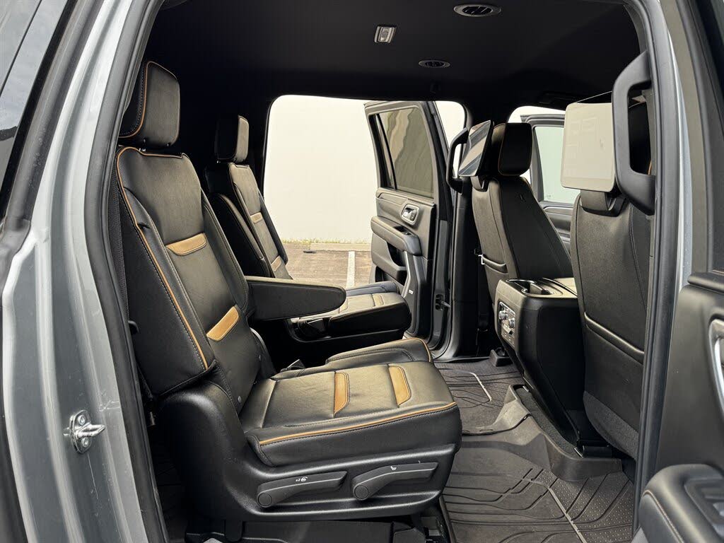 Low - Mileage 2024 GMC Yukon XL AT4 4WD SUV