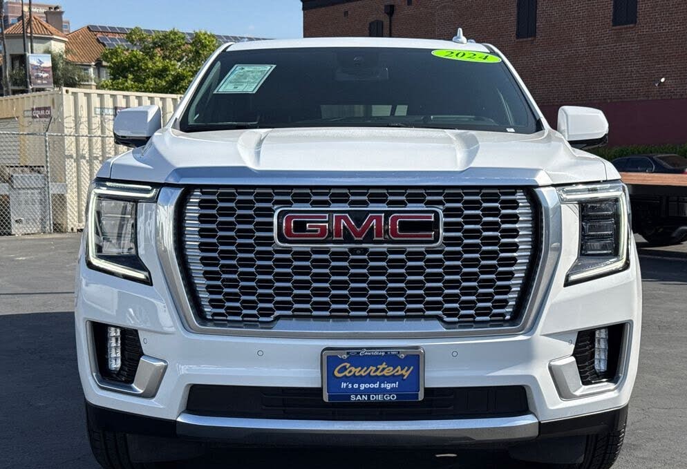 2024 GMC Yukon XL Denali 4WD – Spacious Luxury SUV