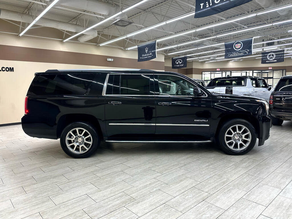 Spacious 2020 GMC Yukon XL Denali 4WD SUV