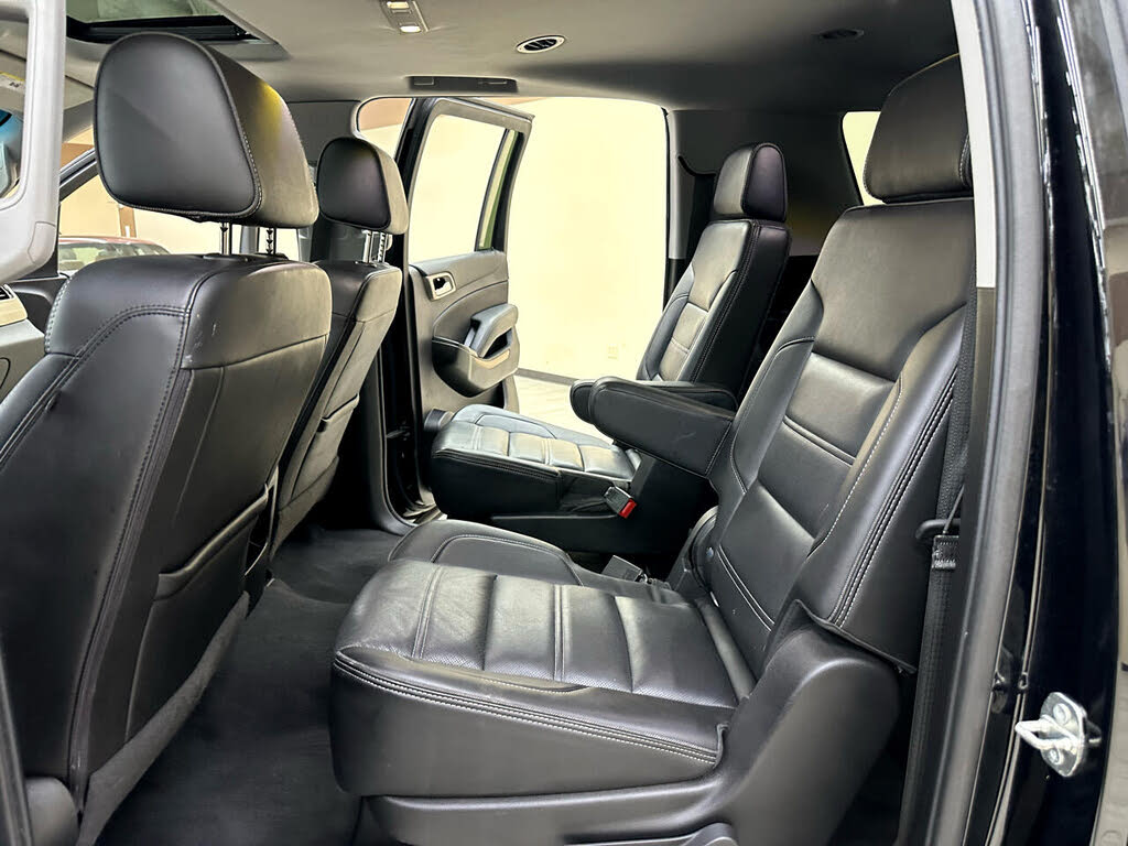 Spacious 2020 GMC Yukon XL Denali 4WD SUV