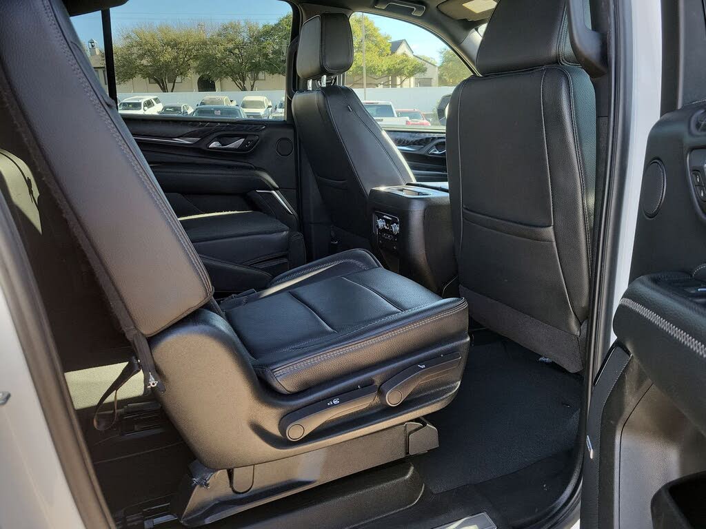 2023 GMC Yukon XL Denali 4WD SUV with 6.2L V8 Power