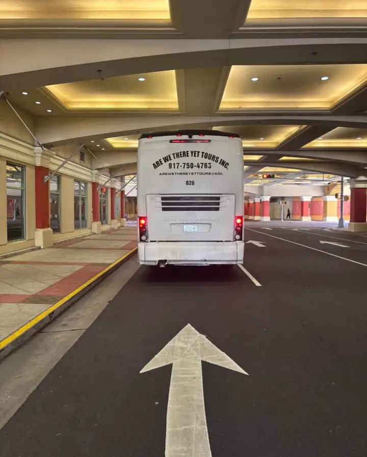 2004 MCI J4500 Motorcoach