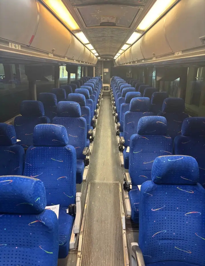 2004 MCI J4500 Motorcoach