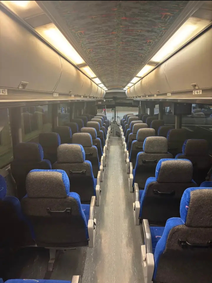 2004 MCI J4500 Motorcoach