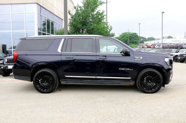 Well-Equipped 2022 GMC Yukon XL Denali RWD SUV
