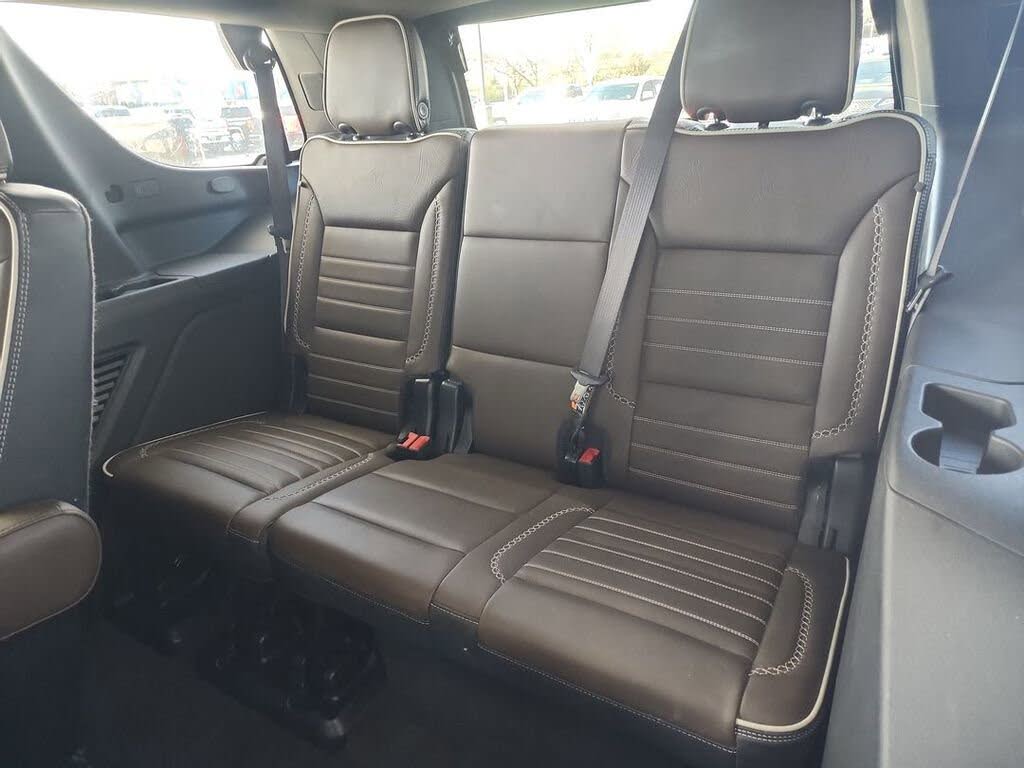 Spacious 2025 GMC Yukon Denali Ultimate 4WD SUV