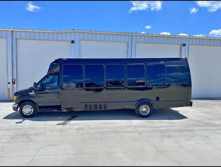 2006 Ford E-450 Econoline Party Bus