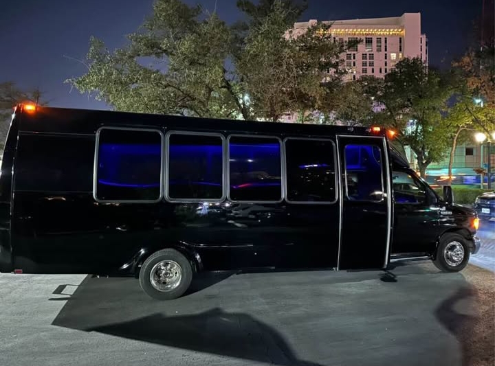 2006 Ford E-450 Econoline Party Bus