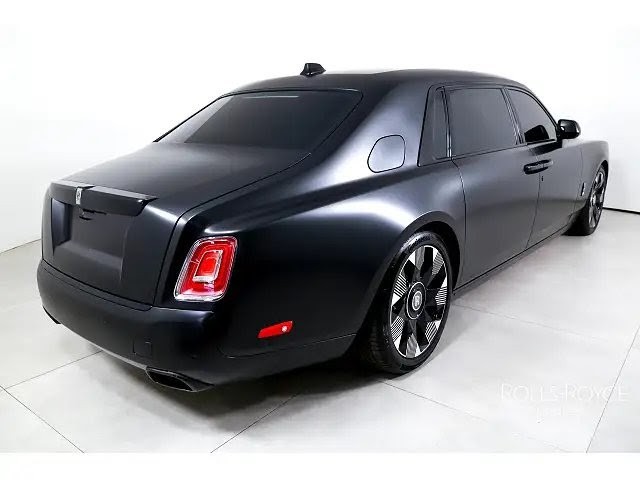 2024 Rolls-Royce Phantom EWB