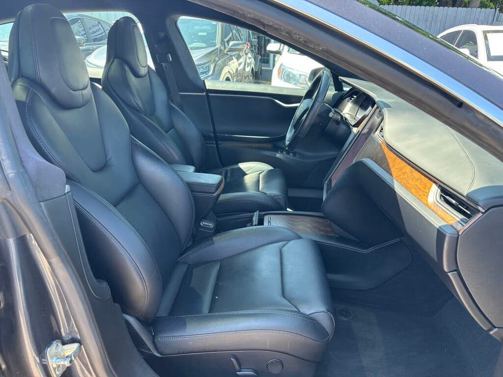 2020 Tesla Model S - High-Range Electric Sedan