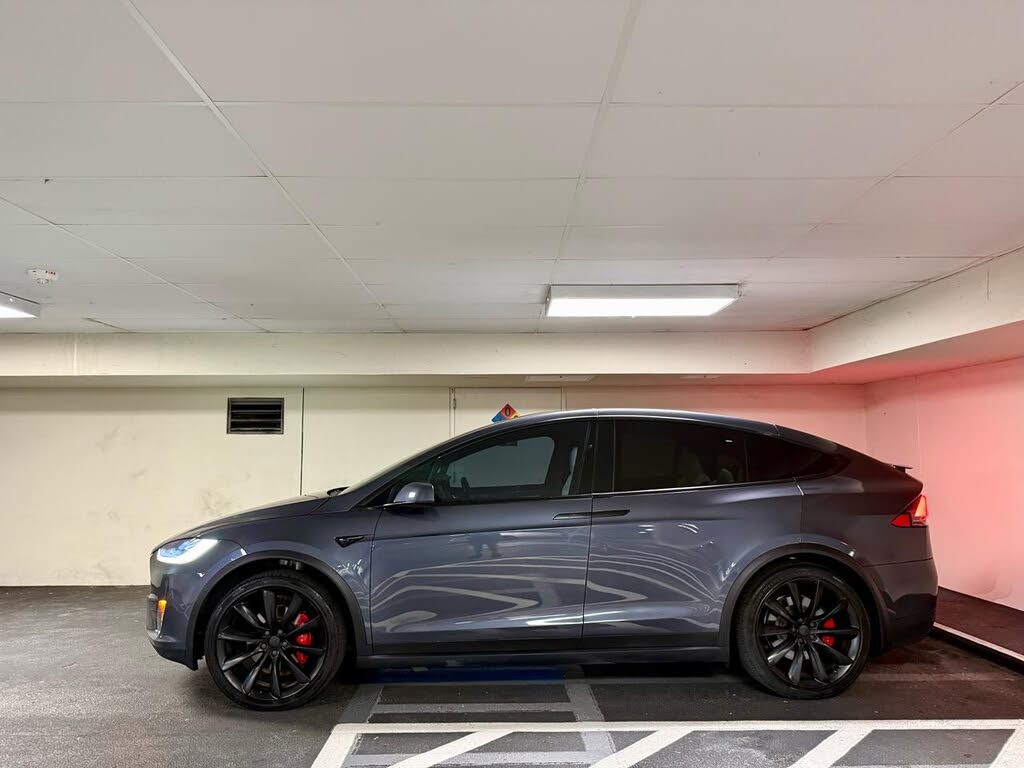 2020 Tesla Model X — Premium Electric Luxury SUV