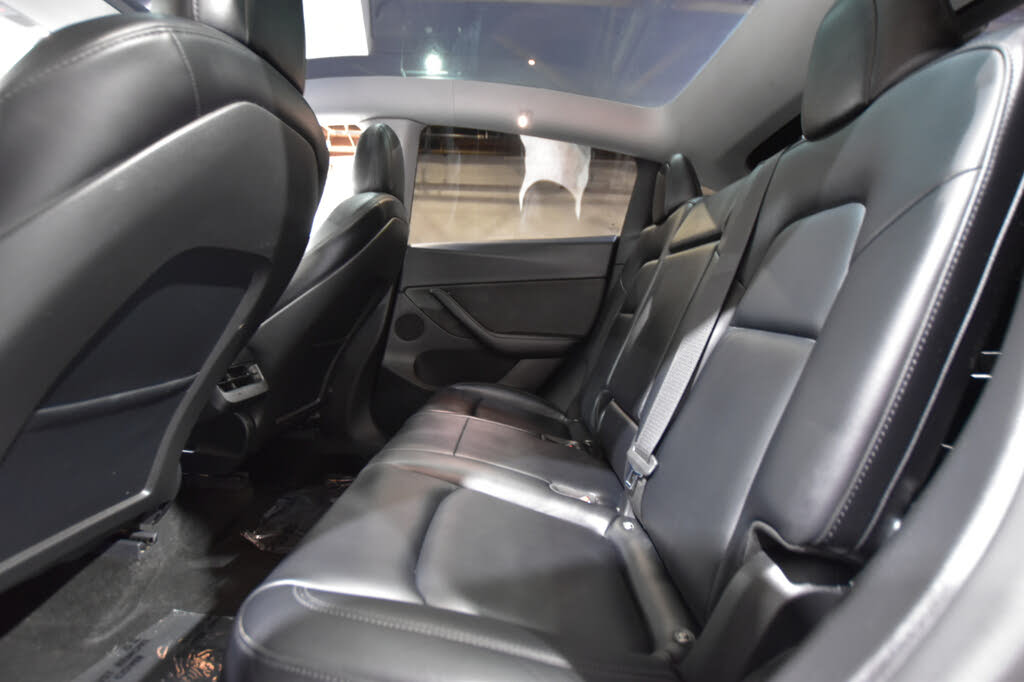 Premium Electric SUV : 2022 Tesla Model Y AWD