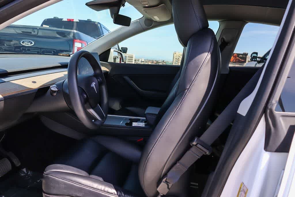 Well-Maintained 2021 Tesla Model Y with Long Range SUV