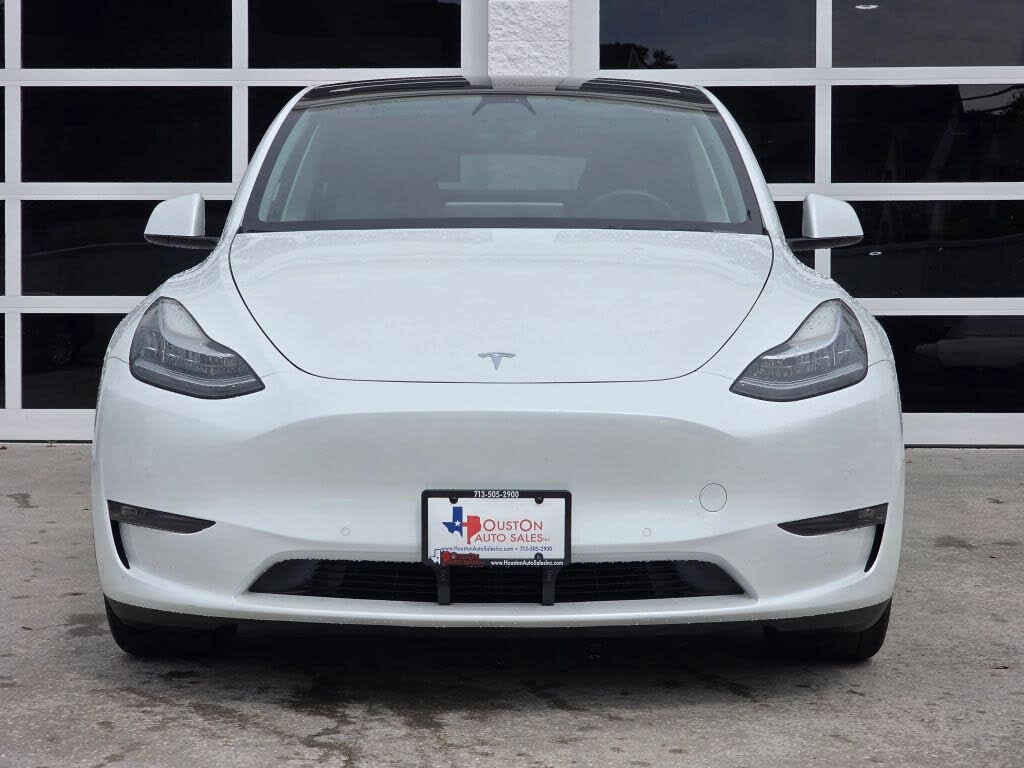 Well-Equipped 2022 Tesla Model Y Long Range AWD SUV